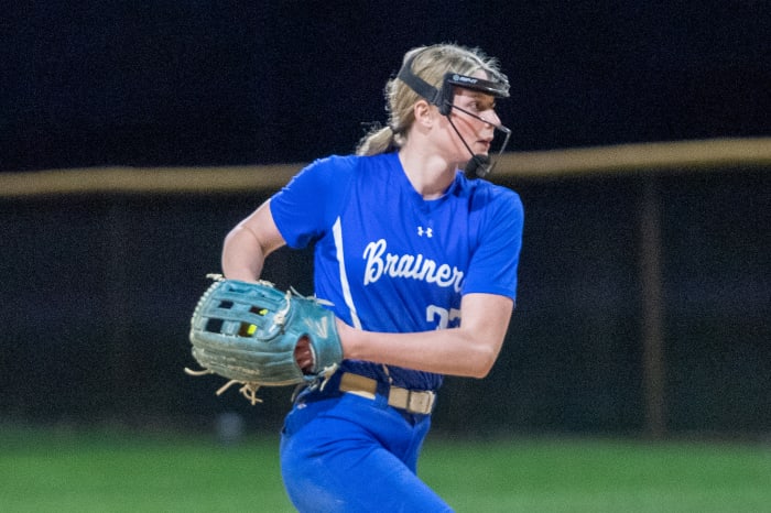 Photo by Earl Ebensteiner